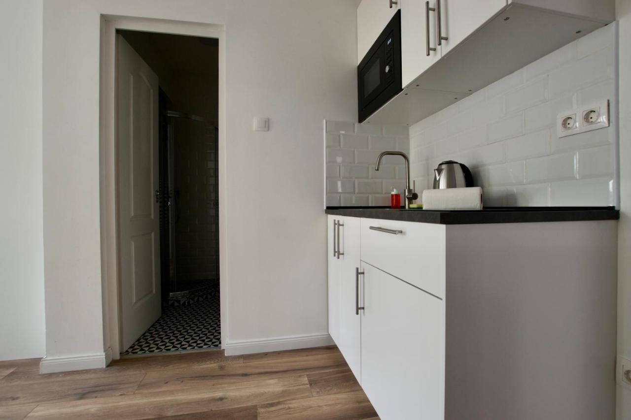 Standard Apartment By Hi5 - Dessewffy 37 Suites Budapest Exterior foto
