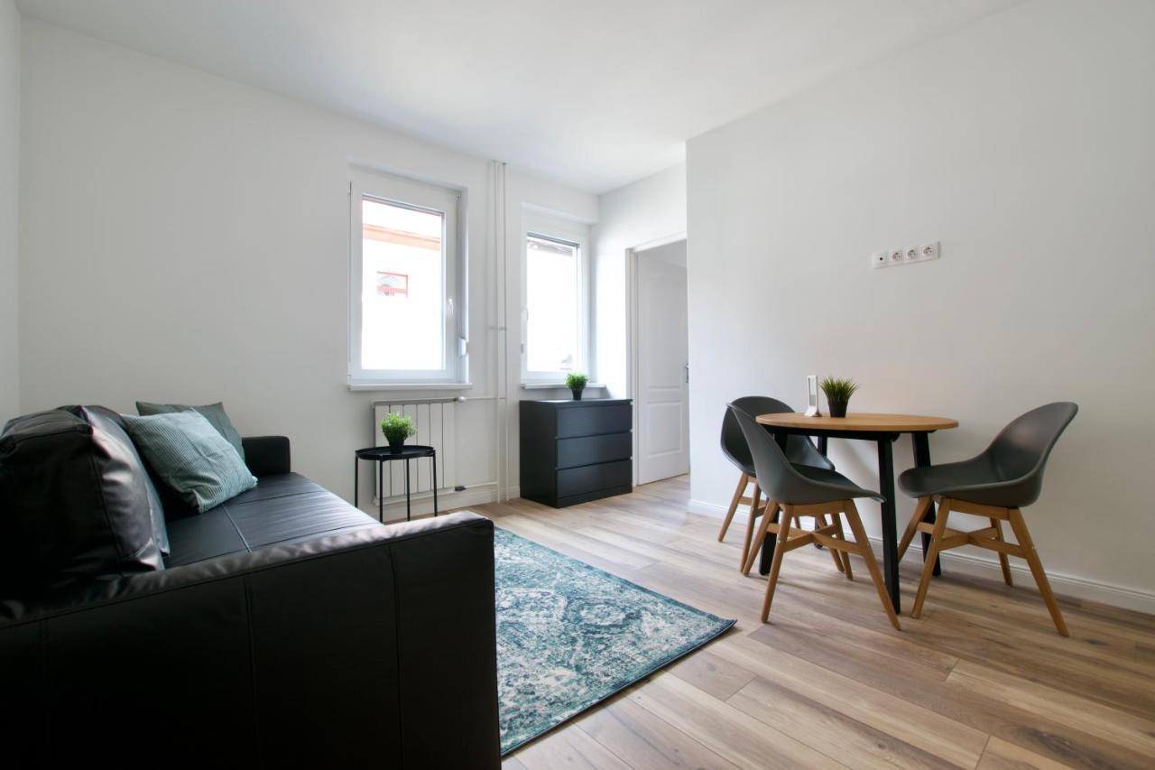 Standard Apartment By Hi5 - Dessewffy 37 Suites Budapest Exterior foto
