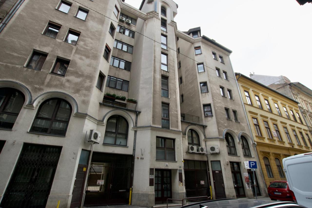 Standard Apartment By Hi5 - Dessewffy 37 Suites Budapest Exterior foto